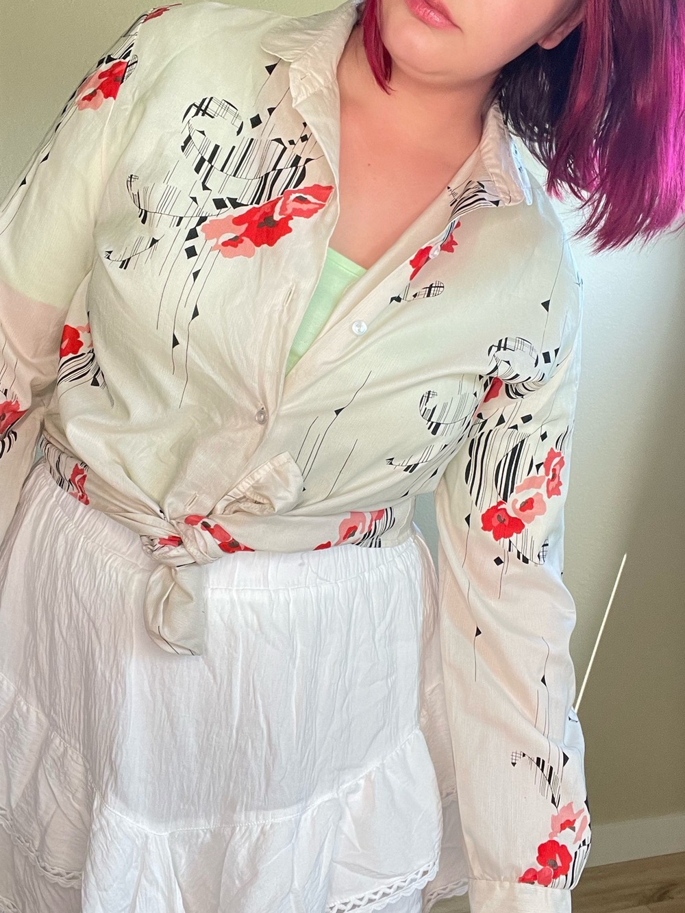 VTG Vintage White and red floral abstract lightweight button up shirt